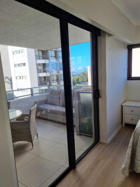 Private Bedroom And Bathroom In A Shared Apartment - Holiday Byron Bay 0
