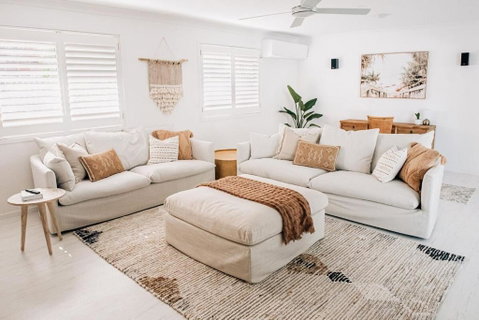 Prime Location With Pool - Walk To Coolum Beach - Holiday Byron Bay 1
