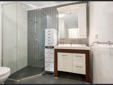 Private Room With Shared Washroom Only In 3bhk Apartment - Holiday Byron Bay 2