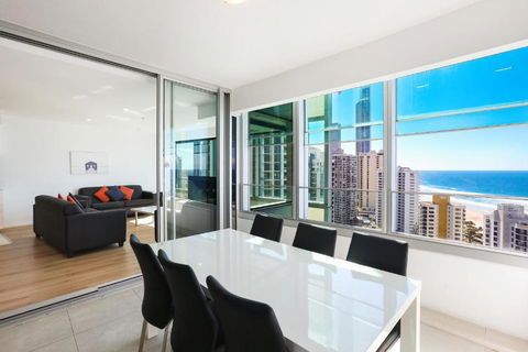 Q Tower Amazing Ocean Views 22nd Level Heated Pools Sleeps 6 - Optimise BNB - Holiday Byron Bay 2