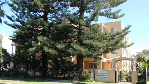 Quality Aquarius Apartment On The Beach! - Holiday Byron Bay 0