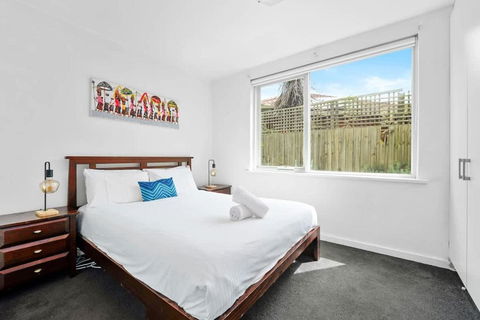 Quiet And Peaceful Beachside 1BR Retreat W Parking - Holiday Byron Bay 2
