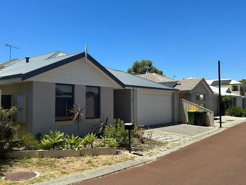 Quiet Busselton Retreat - Holiday Byron Bay 0