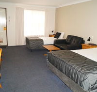 Asters On James Motor Inn