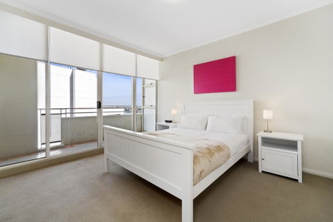 Astra Apartments Sydney - Kent Street - Holiday Byron Bay 0