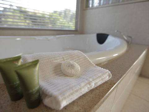 At The Gap Holiday Home - Holiday Byron Bay 1