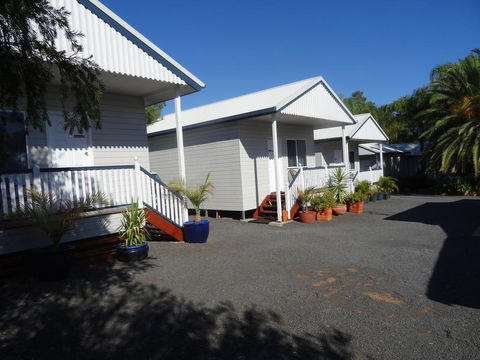 Augathella Palms Motel - Holiday Byron Bay 0