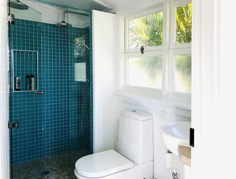 Aurora Beachfront Cottage - Holiday Byron Bay 2