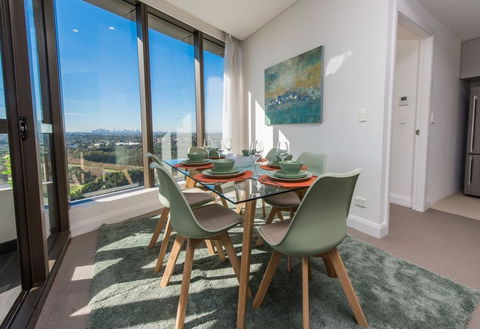 Australia Tower - Olympic Park Green - Holiday Byron Bay 3