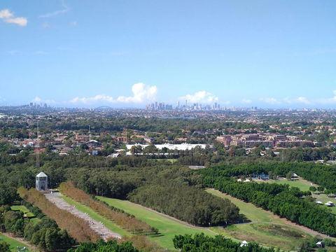 Australia Tower - Olympic Park Green - Holiday Byron Bay 0