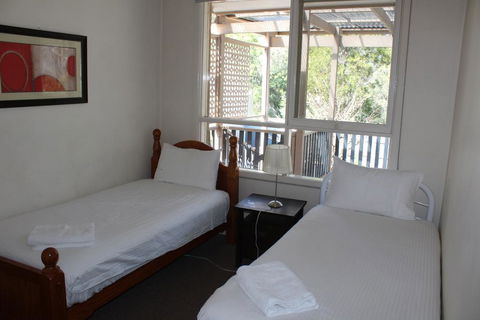 Australian Home Away @ Doncaster Grange Park - Holiday Byron Bay 3