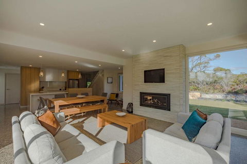 Baileys Beach House - Holiday Byron Bay 0