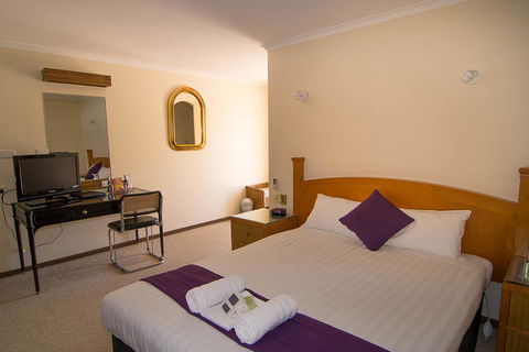 Balranald Motor Inn - Holiday Byron Bay 3