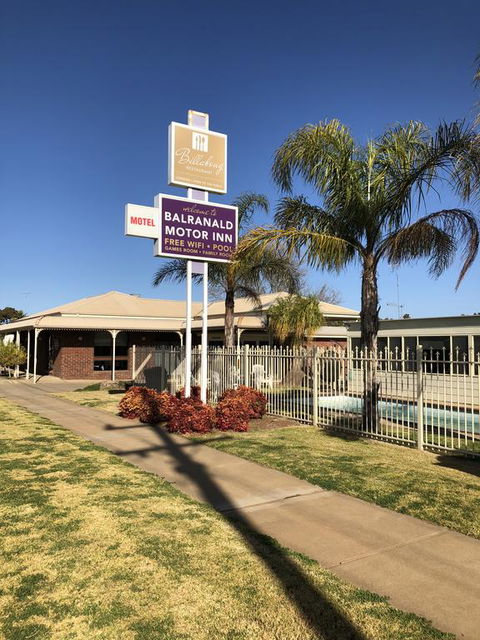 Balranald Motor Inn - Holiday Byron Bay 2