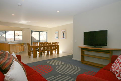 Banjos Way 1/23 Banjo Patterson Crescent - Holiday Byron Bay 2