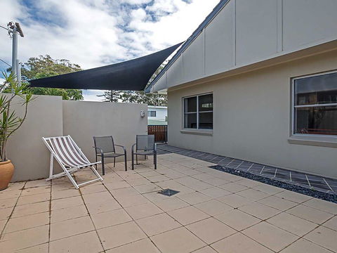 Banyan' 14 Montevideo Parade - Spacious Three Bedroom Pet Friendly Property With Air Con - Holiday Byron Bay 1