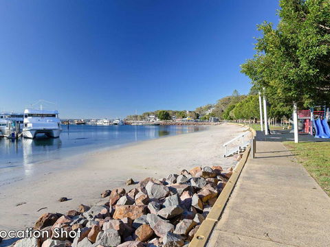 Banyan' 14 Montevideo Parade - Spacious Three Bedroom Pet Friendly Property With Air Con - Holiday Byron Bay 0