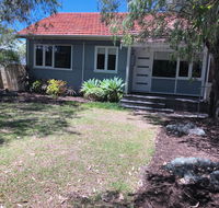 Barefoot Beach Cottage - Busselton - Holiday Byron Bay