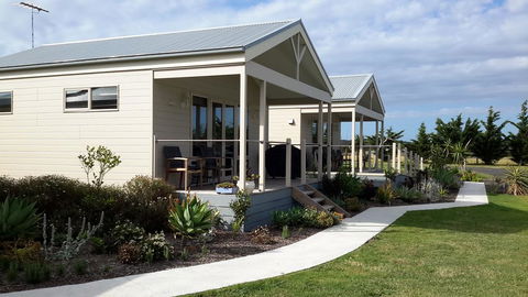 Bass Coast Country Cottages - Holiday Byron Bay 0