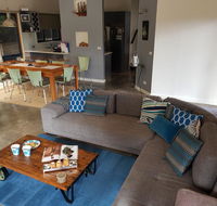 Bay Breeze Holiday Home - Holiday Byron Bay