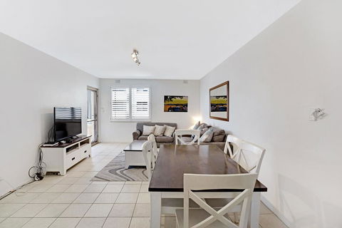 Bay Village, Unit 14/ 47 Shoal Bay Road - Holiday Byron Bay 0