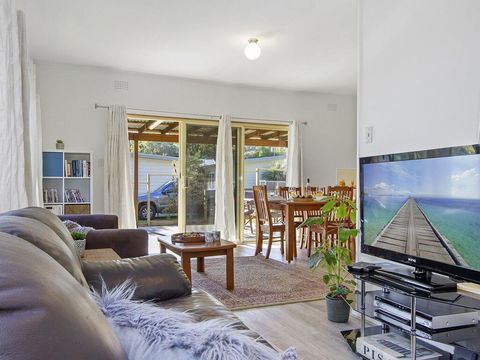 Beach Escape @ Currarong - Basic Family Accommodation - Holiday Byron Bay 0
