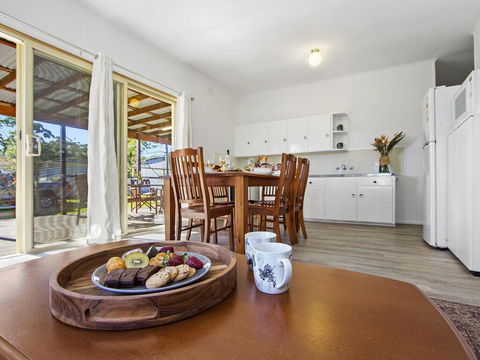Beach Escape @ Currarong - Basic Family Accommodation - Holiday Byron Bay 2