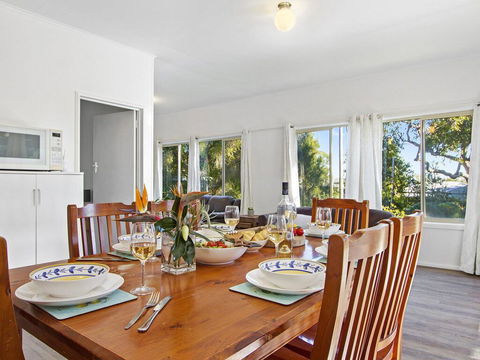 Beach Escape @ Currarong - Basic Family Accommodation - Holiday Byron Bay 1