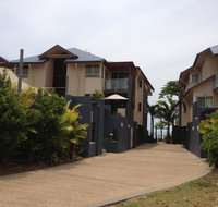 Beach House Apartment 1 - Holiday Byron Bay