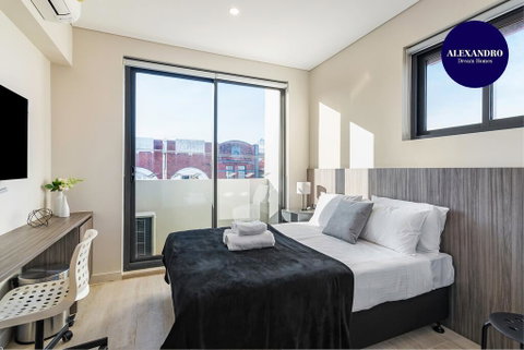 BEACH LOCATION STUDIO // CLOVELLY 5 - Holiday Byron Bay 0