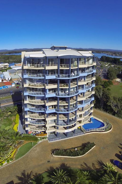 Beaches International - Holiday Byron Bay 3