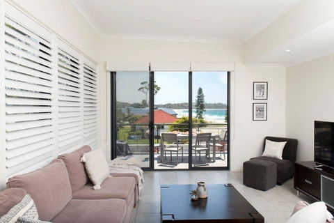 Beachfront 7 - Holiday Byron Bay 3