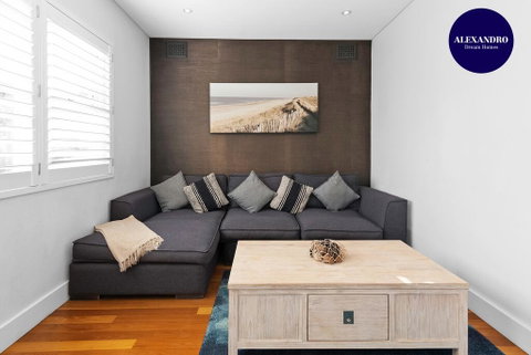 BEACHFRONT APARTMENT // DREAM LOCATION // CLOEY2 - Holiday Byron Bay 0