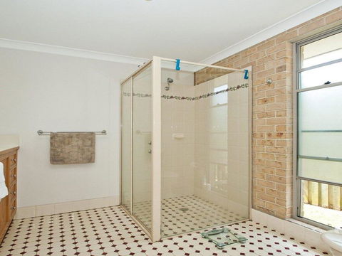 Beachfront Pool House - Absolute Beachfront - Holiday Byron Bay 2