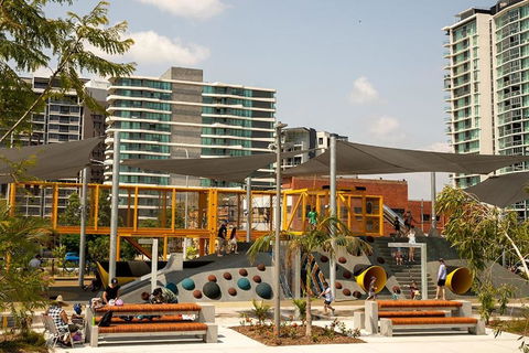 Rivello Apartments - Free Secure Car Park, 6km To City, Ferry Terminal, Eat Street, Rooftop Pool, Sauna, Portside Dinning - Holiday Byron Bay 3