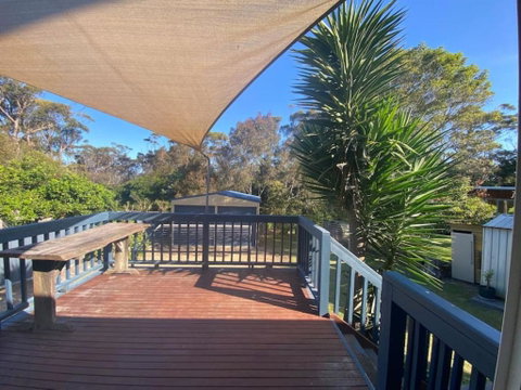 Reel & Relax: 3BR Beach House - Fish, Swim, Surf - Holiday Byron Bay 1