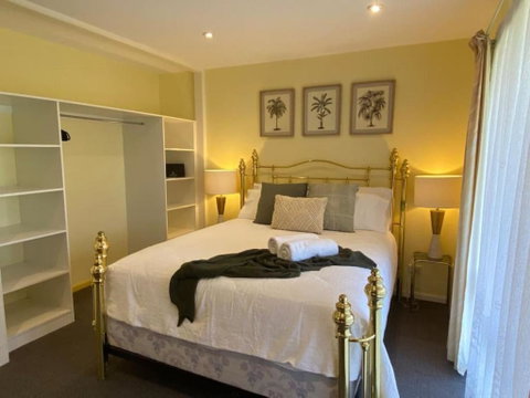 Reel & Relax: 3BR Beach House - Fish, Swim, Surf - Holiday Byron Bay 2