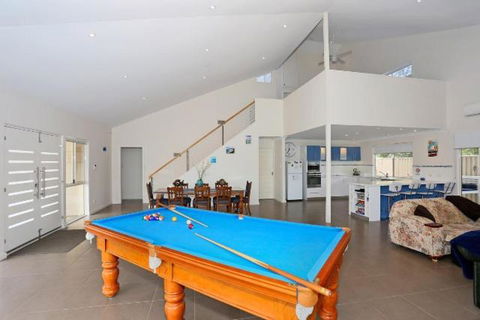 Relax At Falcon By The Bay - Holiday Byron Bay 1