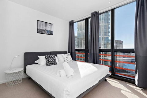 Resort-style Docklands Riverview Stay With Parking - Holiday Byron Bay 1