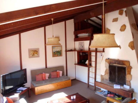Retro 2 Bedroom Apartment - Holiday Byron Bay 0