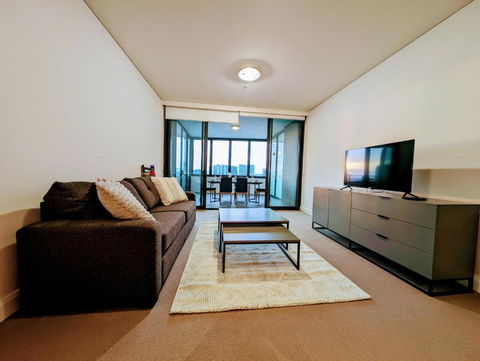 Rhodes Two Bedroom Apartment With Fantastic Water View - Holiday Byron Bay 2
