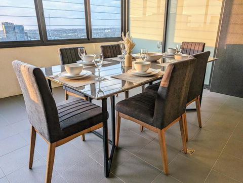 Rhodes Two Bedroom Apartment With Fantastic Water View - Holiday Byron Bay 3