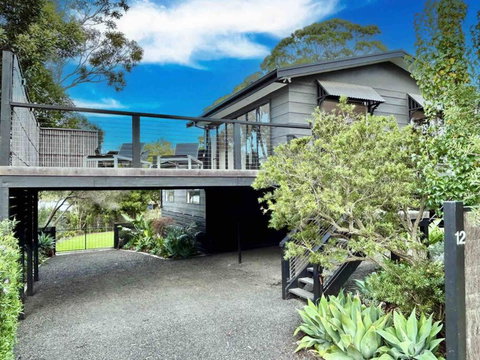 Rhyll Home With A View - Holiday Byron Bay 0
