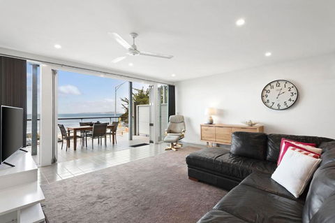 Rip N View - Holiday Byron Bay 0