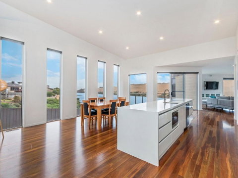 River Reveal - Holiday Byron Bay 2