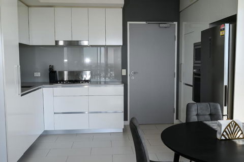 River View Apartment In Brisbane With Parking - Holiday Byron Bay 3