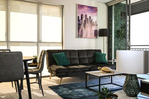 River View Apartment In Brisbane With Parking - Holiday Byron Bay 0