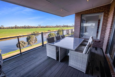 Riverside Haven - Holiday Byron Bay 0