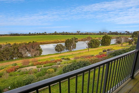Riverside Haven - Holiday Byron Bay 3