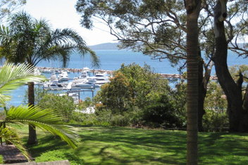 Sailfish, 4,46 Magnus Street- Unit With Water Views And Close To Town with Holiday Byron Bay